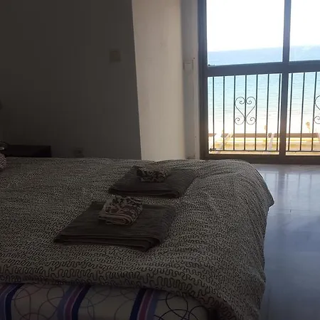 Beachside Penthouse Апартаменты *