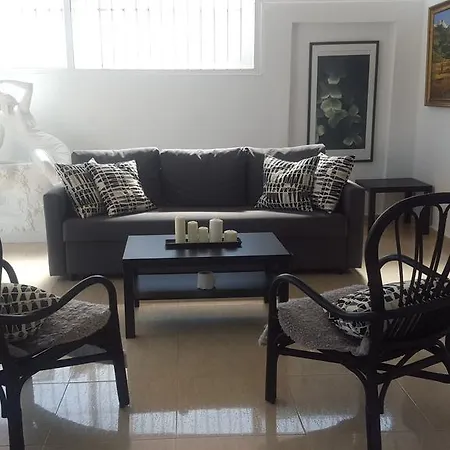 Beachside Penthouse Фуэнхирола
