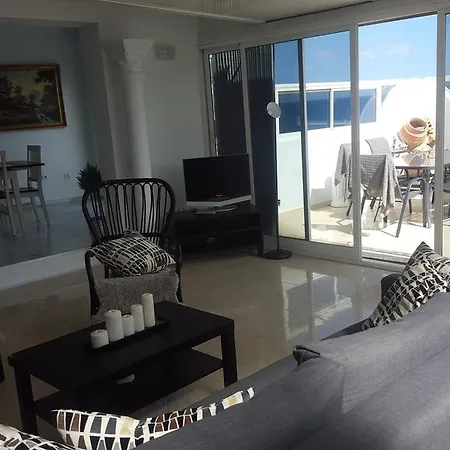 Апартаменты Beachside Penthouse