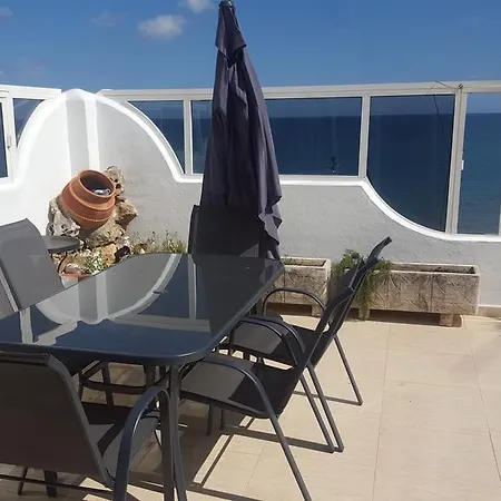 Апартаменты Beachside Penthouse